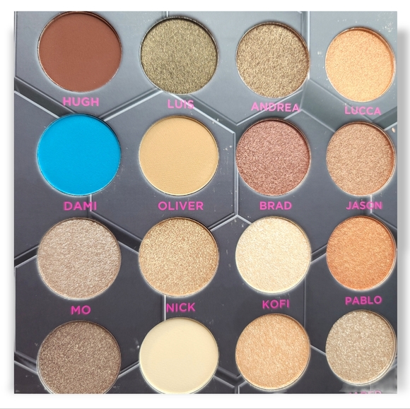 Barbarella Eyeshadow Palette by BeeBeauty London - Picture 9 of 17